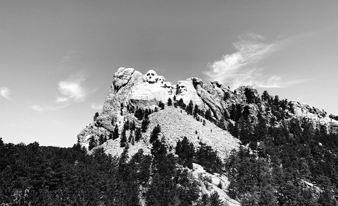 Famous South Dakota destinations featuring Mount Rushmore National Memorial.